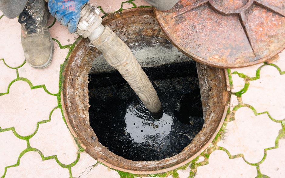 toilette bouchée solution Sèvres